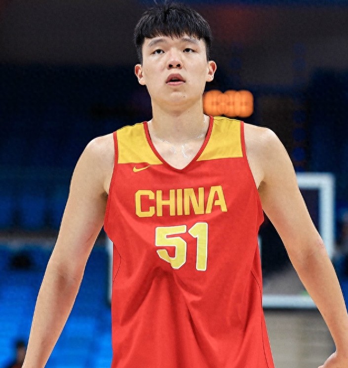 Yao Yi是中國第一個(gè)首輪選秀權(quán)！ Yang Hansen和Trail Blazers合同四年2139萬